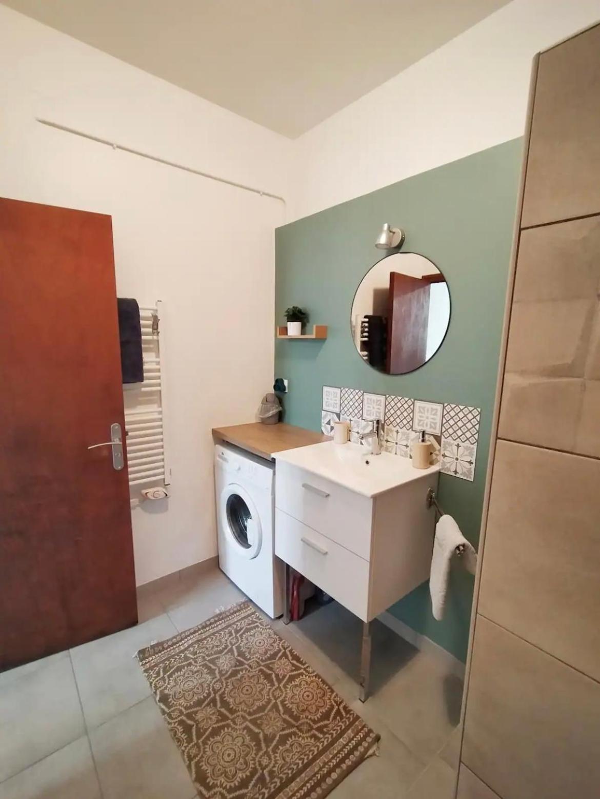 Appartement loft à 3 minutes à pied de la gare Perpignano Esterno foto