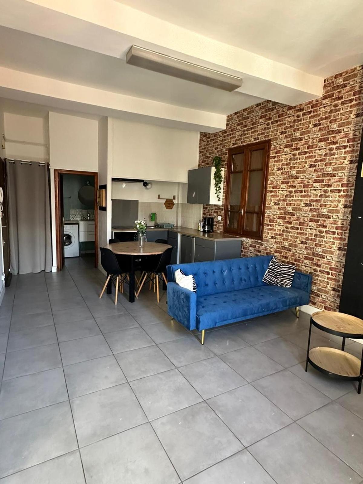 Appartement loft à 3 minutes à pied de la gare Perpignano Esterno foto